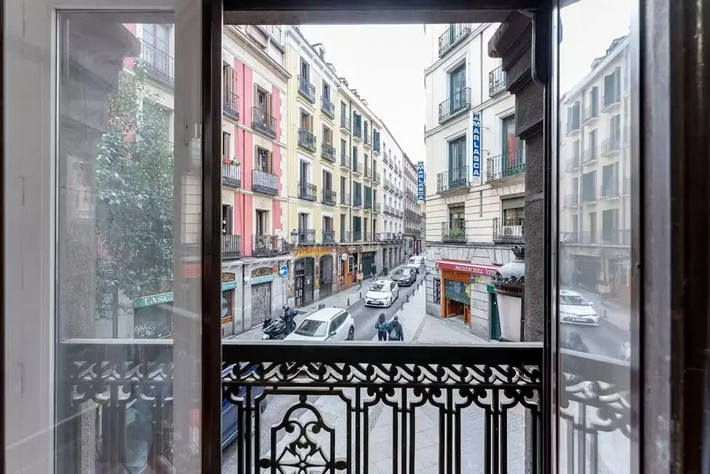 Balkon; pogled, prirodno svjetlo