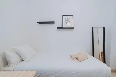 Spavaća soba; prirodno svjetlo, moderni stil