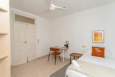 Camera da letto; luce naturale, stile moderno