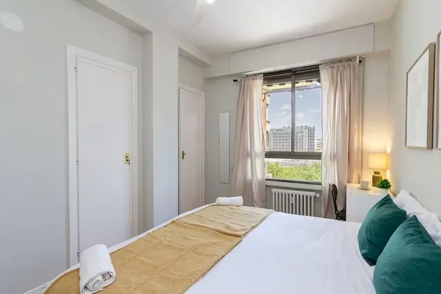 Dormitorio; luz natural, vista
