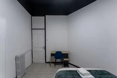 Spavaća soba; prirodno svjetlo, pločice