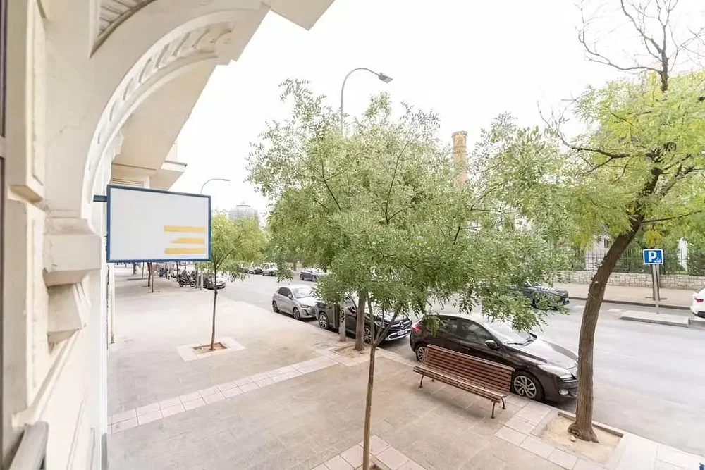 Kuća i okolina; pogled, prirodno svjetlo