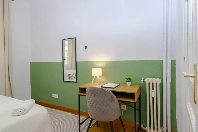 Bedroom; natural light, modern style