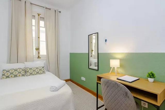 Bedroom; natural light, modern style
