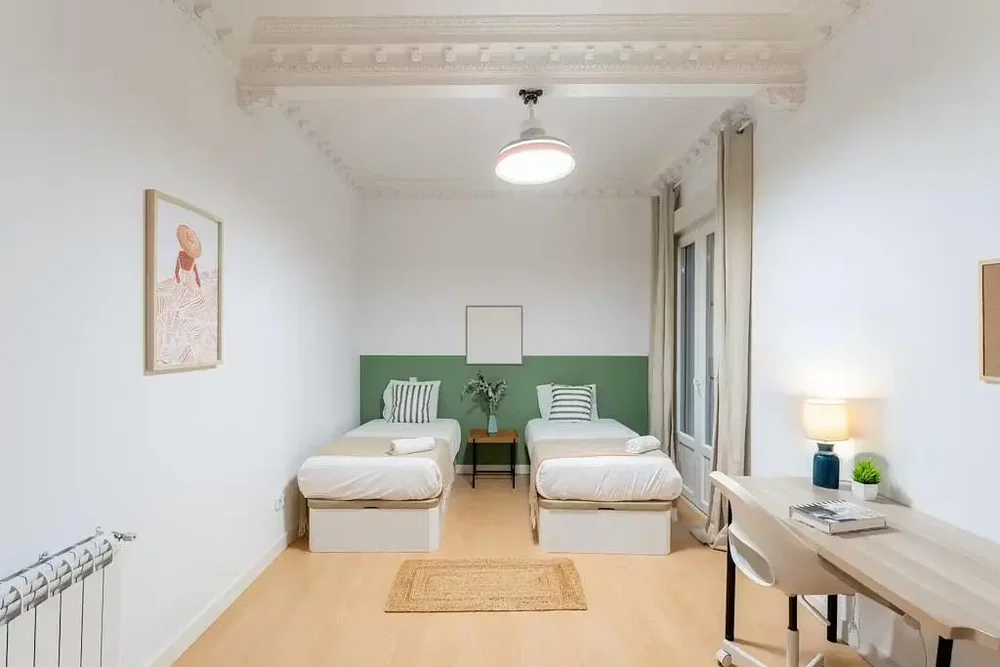Camera da letto; luce naturale, stile moderno
