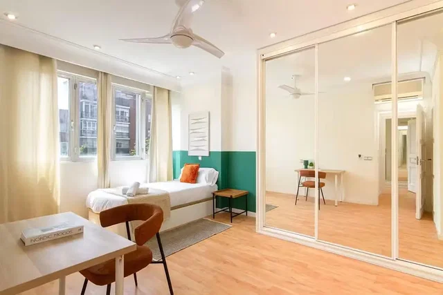 Bedroom; wood floor, natural light, modern style