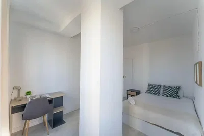 Spavaća soba; prirodno svjetlo, moderni stil