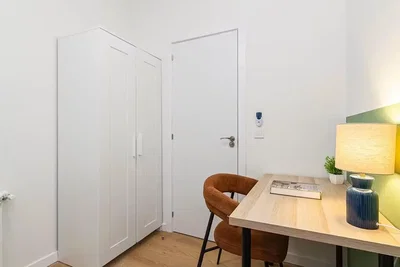 Altro; pavimento in legno, luce naturale