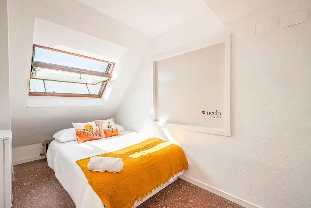 Quarto; luz natural, estilo moderno