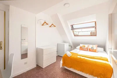 Quarto; luz natural, estilo moderno