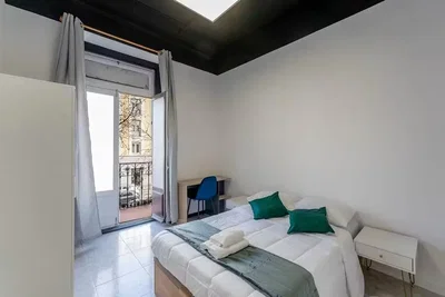 Spavaća soba; prirodno svjetlo, pločice, pogled