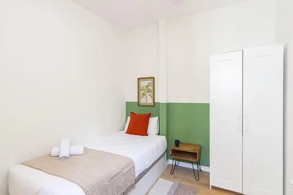 Yatak odası; doğal ışık, modern stil