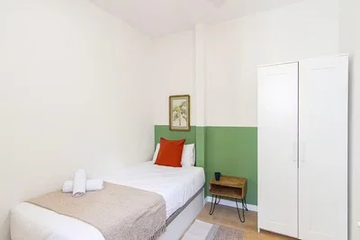 Yatak odası; doğal ışık, modern stil