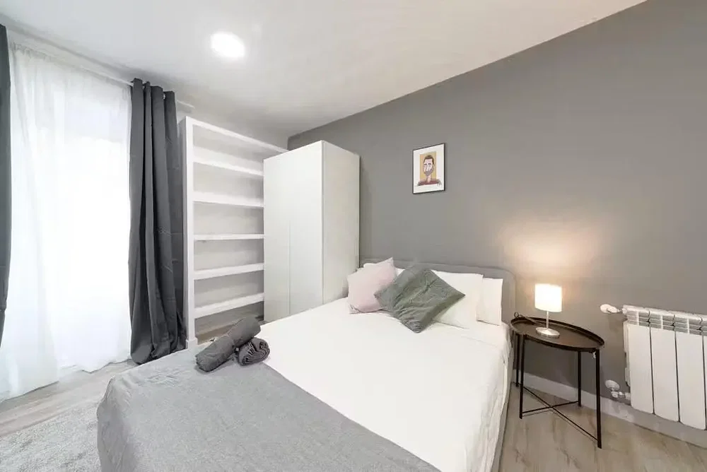 Quarto; luz natural, estilo moderno