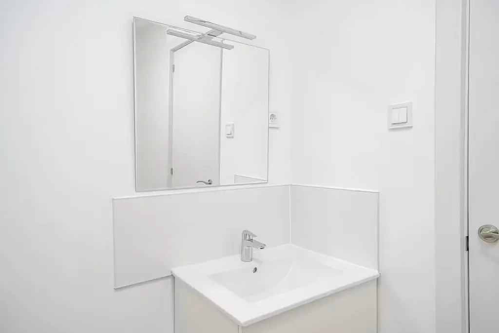 Bagno; luce naturale, ristrutturato