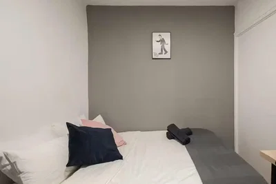 Ložnice; přirozené světlo, moderní styl