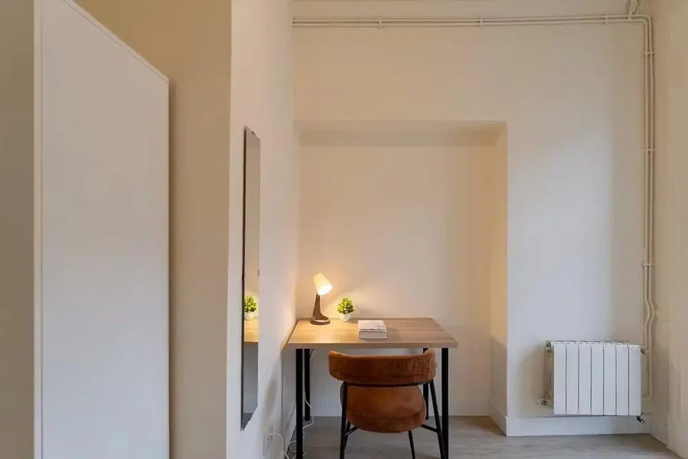 Outro; luz natural, precisa de renovação