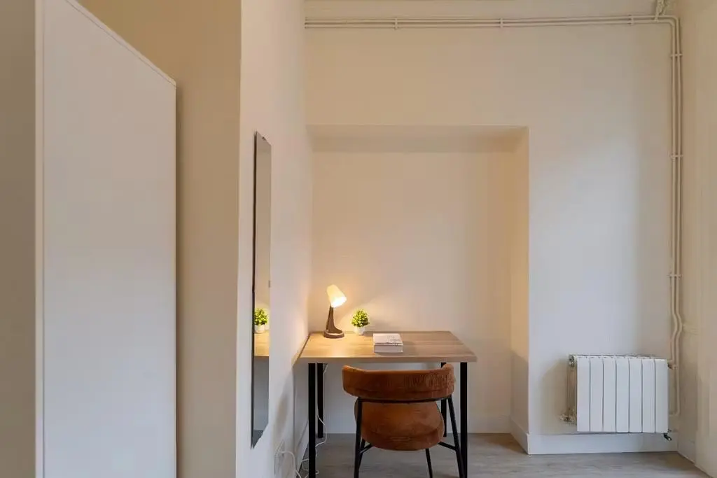 Outro; luz natural, precisa de renovação
