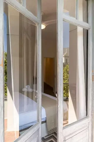 Dormitorio; luz natural, vista
