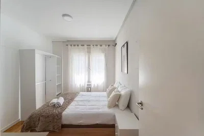 Slaapkamer; natuurlijk licht, houten vloer