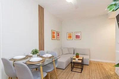 Soggiorno; luce naturale, stile moderno