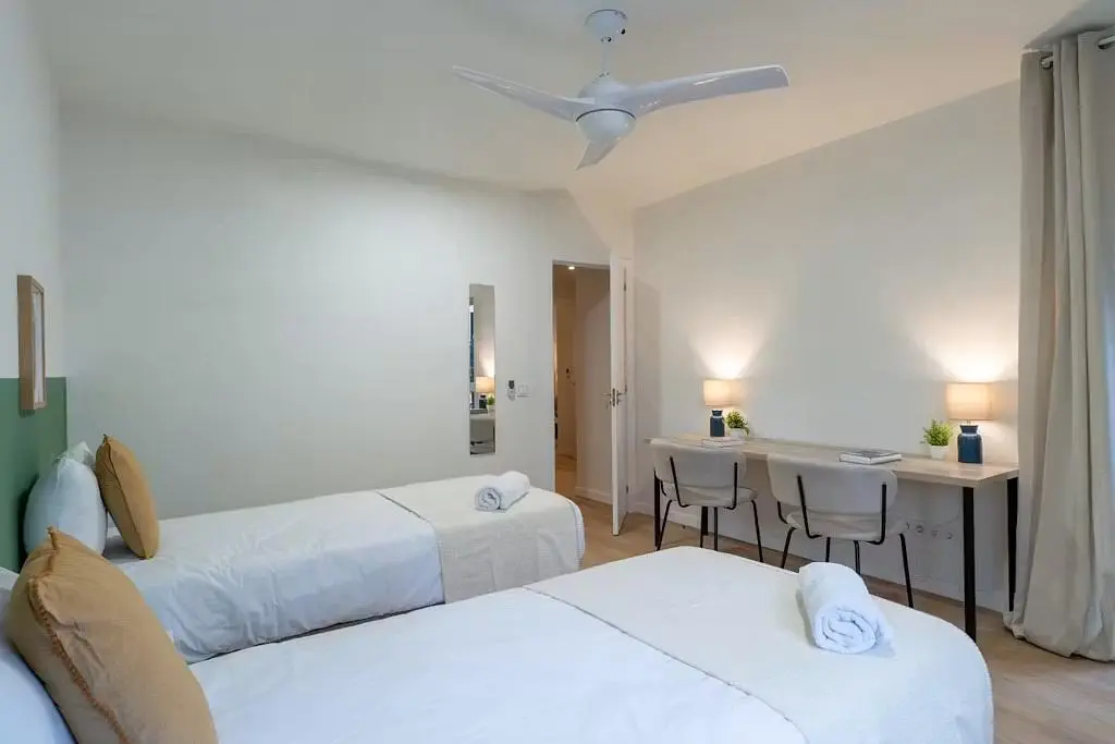 Chambre; lumière naturelle, rénové