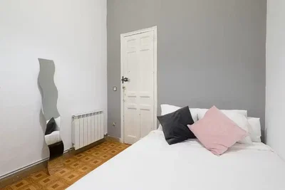 Spavaća soba; prirodno svjetlo, pločice