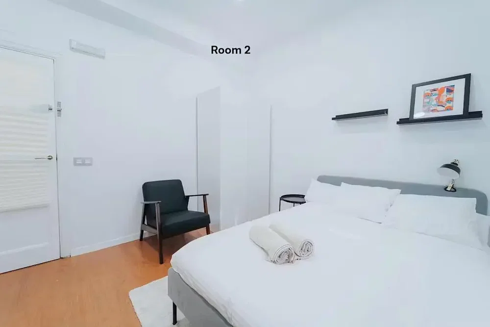 Quarto; luz natural, estilo moderno