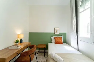 Camera da letto; luce naturale, stile moderno