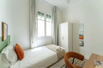 Camera da letto; luce naturale, stile moderno