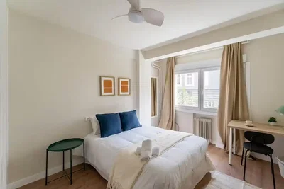 Schlafzimmer; tageslicht, moderner stil