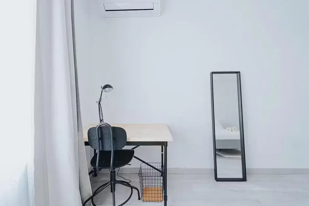Dnevna soba; naravna svetloba, talne ploščice