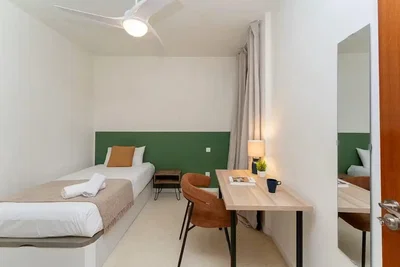 Spavaća soba; prirodno svjetlo, moderni stil