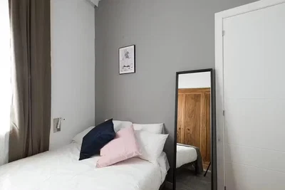 Schlafzimmer; tageslicht, moderner stil