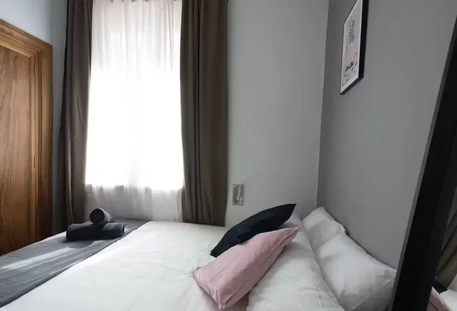 Dormitorio; luz natural, estilo moderno