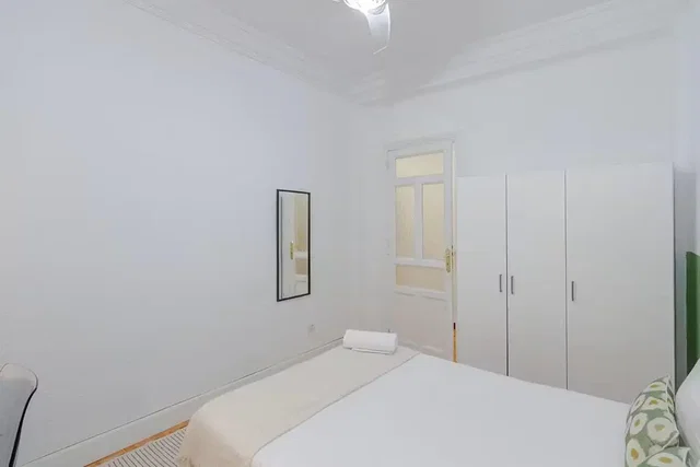 Dormitorio; luz natural