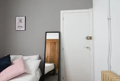 Schlafzimmer; tageslicht, moderner stil