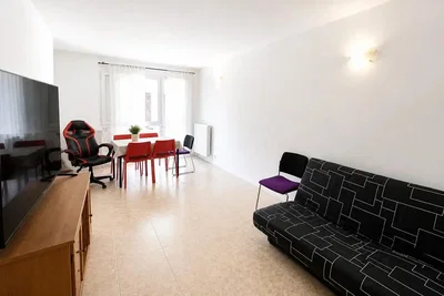 Wohnzimmer; tageslicht, fliesenboden