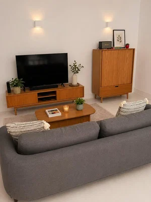 Oturma odası; doğal ışık, modern stil, ahşap zemin