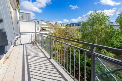 Balkon; blick, fliesenboden, tageslicht