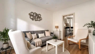 Oturma odası; doğal ışık, modern stil