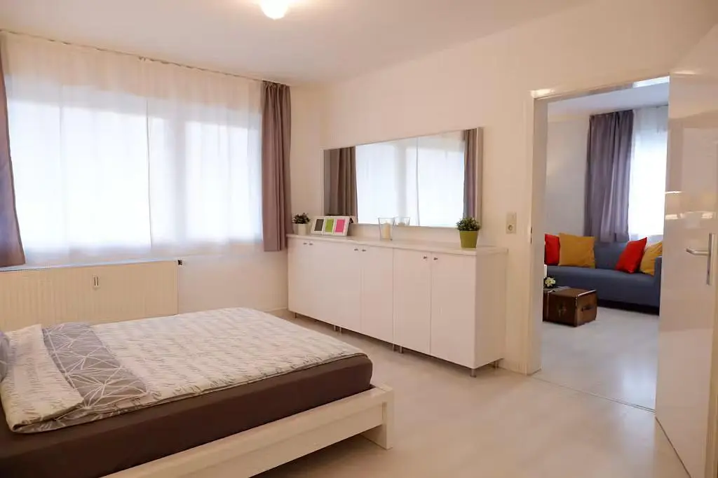 Quarto; luz natural, estilo moderno