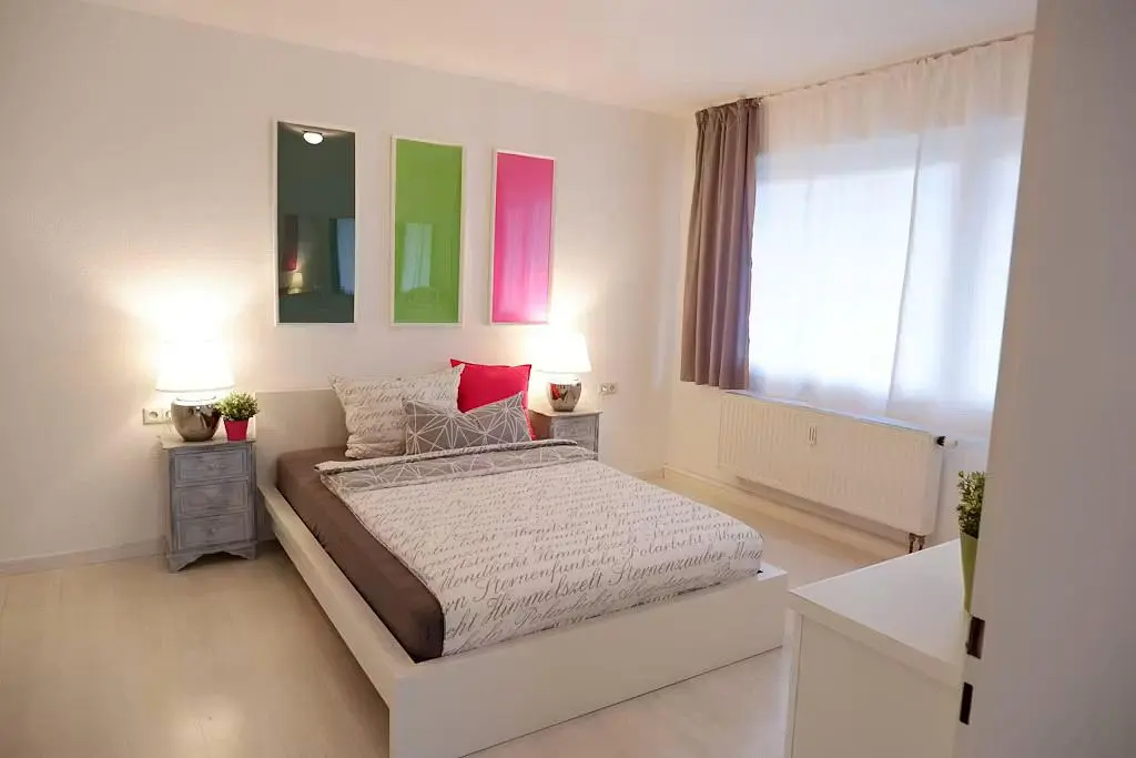 Quarto; luz natural, estilo moderno