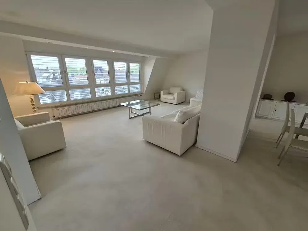 Obývací pokoj; přirozené světlo, moderní styl
