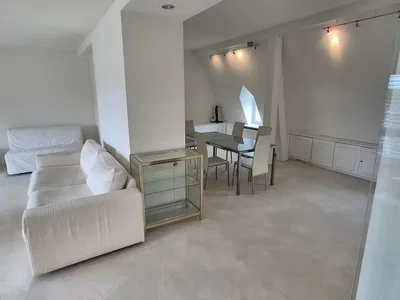 Obývací pokoj; přirozené světlo, moderní styl
