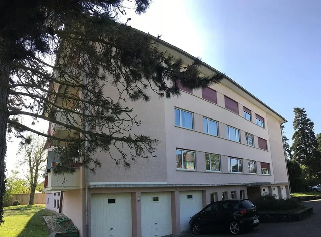 Dům a okolí