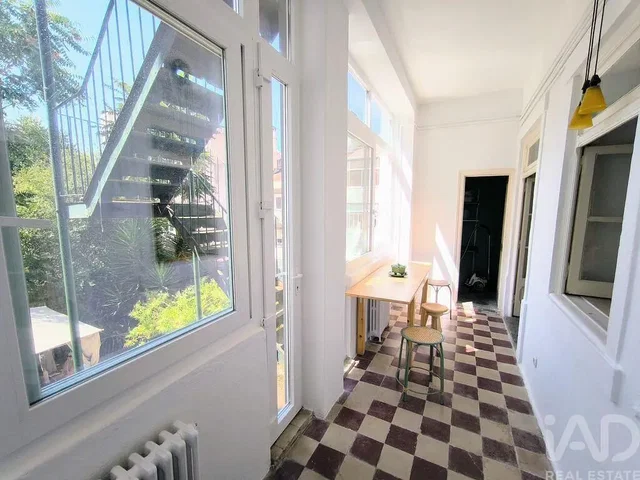Terasa; přirozené světlo, dřevěná podlaha