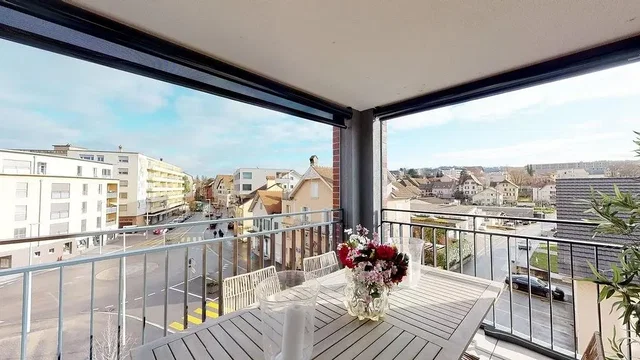 Balkon; výhled, přirozené světlo