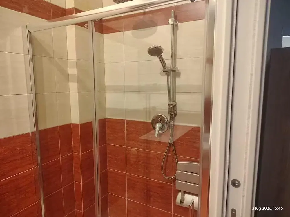 Toalet; pločice, renoviran