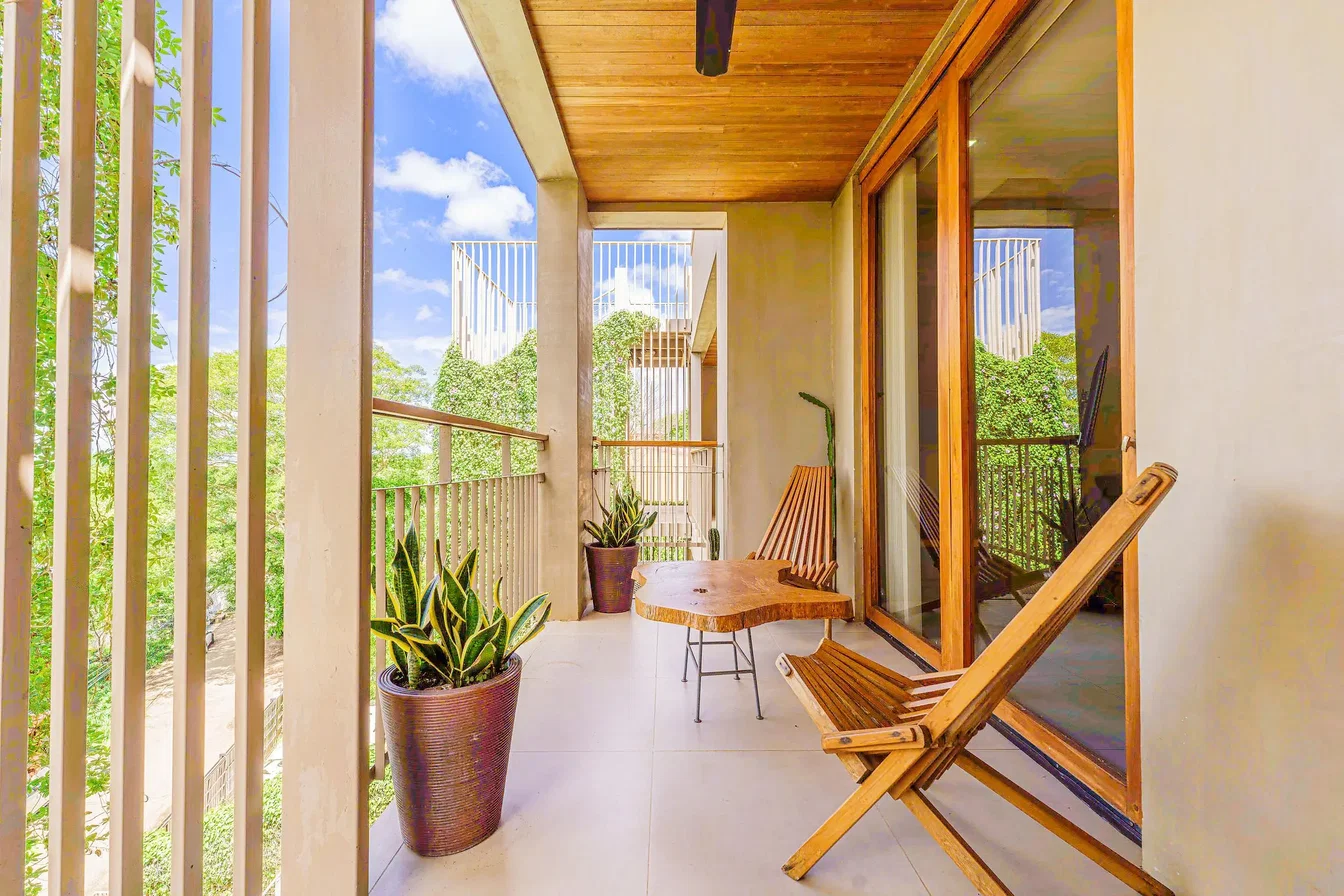 Balkon; doğal ışık, manzara